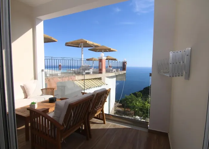 Lakones Deluxe Suites