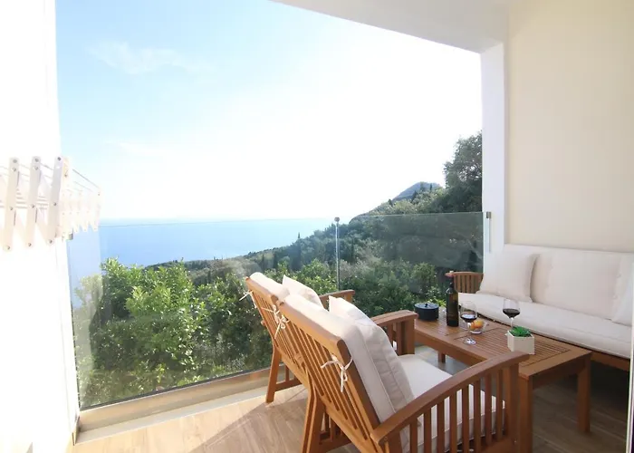 Lakones Deluxe Suites